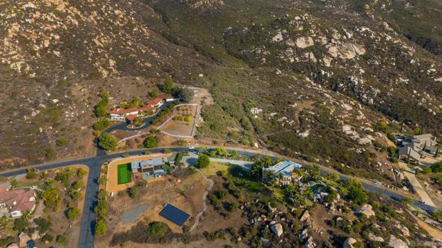 87 Presilla Dr, Jamul CA: https://media.crmls.org/mediaz/a00bfc88-1949-482c-b725-c52fd4aef24e.jpg