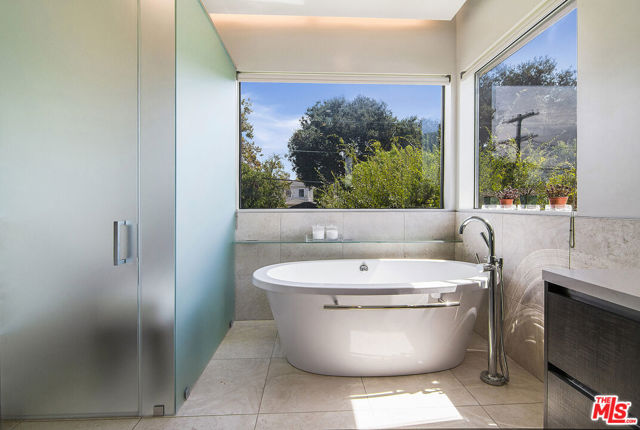 362 N Norton Avenue, Los Angeles CA: https://media.crmls.org/mediaz/a00c5ff2-a370-4386-87c8-ad97bfb619f4.jpg