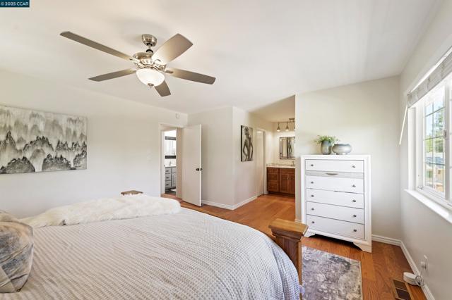 2172 La Salle Dr, Walnut Creek CA: https://media.crmls.org/mediaz/a00c9d3d-c661-4c8b-8777-5a371f210e1e.jpg