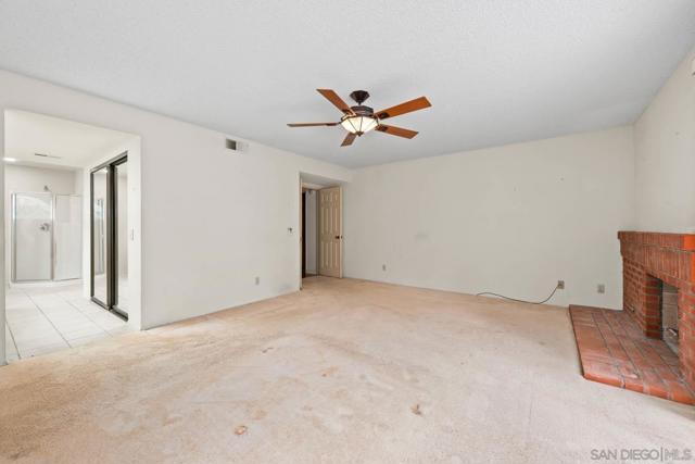 13810 Riverhead Ct, San Diego CA: https://media.crmls.org/mediaz/a00d5ea3-5467-4dd5-a703-04cdf61090bd.jpg