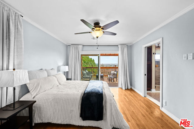 4113 Don Diablo Drive, Los Angeles CA: https://media.crmls.org/mediaz/a00e0081-2af0-45c3-b851-001375f9548b.jpg