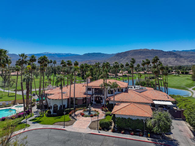 111 Juan Circle, Palm Desert CA: https://media.crmls.org/mediaz/a00e4cca-5498-490b-9810-88c3f4192730.jpg