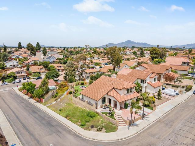 1009 Paseo La Cresta, Chula Vista CA: https://media.crmls.org/mediaz/a00e5280-ce89-4288-9c77-5a7fe73c35ea.jpg