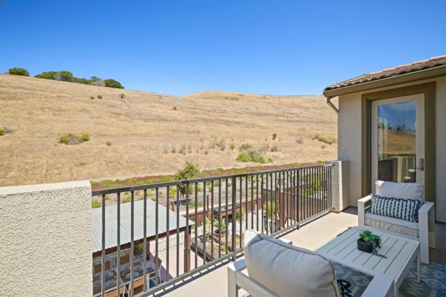 29732 Cantera Drive, Hayward CA: https://media.crmls.org/mediaz/a00e9825-0fc8-41a1-b30b-392175fe4cea.jpg