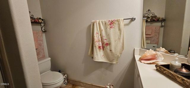 4353 Camino De Las Estrellas, Newbury Park CA: https://media.crmls.org/mediaz/a00f0842-238c-47f1-882f-68a32492a787.jpg
