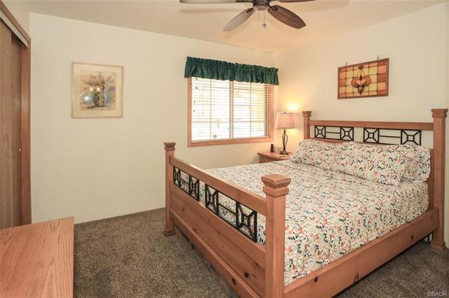 2324 Manzanita Lane, Big Bear CA: https://media.crmls.org/mediaz/a00f08b7-f1be-4615-aafe-9454e8bfc65d.jpg
