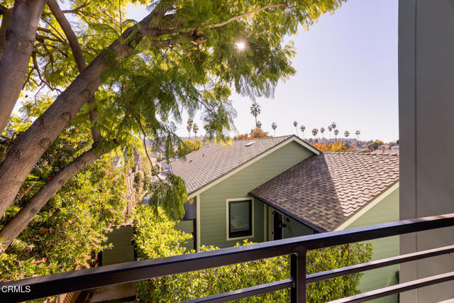 Detail Gallery Image 15 of 30 For 4947 Stratford Rd, Los Angeles,  CA 90042 - 5 Beds | 2 Baths