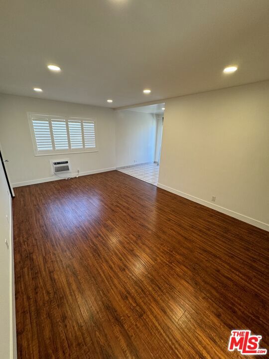 3707 Kelton Avenue, Los Angeles CA: https://media.crmls.org/mediaz/a00f6a7a-dbe9-47fc-b019-a3acce595316.jpg