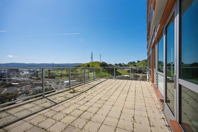 1 Mandalay Place, South San Francisco CA: https://media.crmls.org/mediaz/a00ffd5f-9d49-4926-b77b-d7afe83ba835.jpg