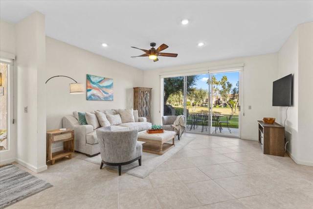 55566 Southern, La Quinta CA: https://media.crmls.org/mediaz/a01003bb-876b-4e0b-82b1-9724be02211c.jpg