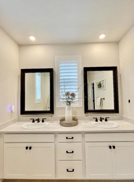 275 E Lawson Avenue, Mountain House CA: https://media.crmls.org/mediaz/a010483f-f72f-4b0b-8d0f-3ecc35d38b61.jpg