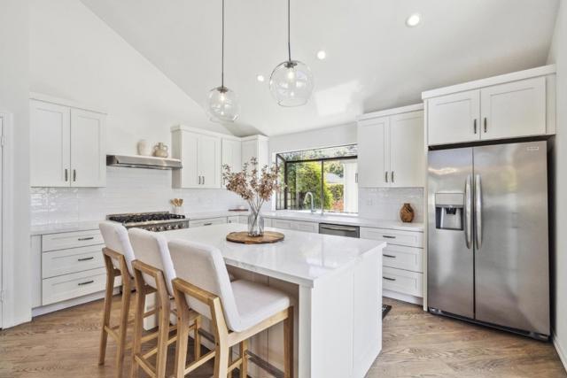 9504 Alder Court, Carmel CA: https://media.crmls.org/mediaz/a010ffdb-8edb-4a24-84ee-d9cae6cb441a.jpg