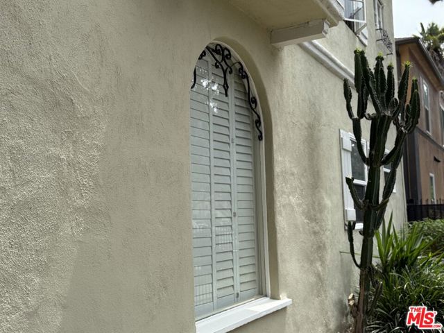 4264 Leimert Boulevard, Los Angeles CA: https://media.crmls.org/mediaz/a011b2bc-0458-4b4d-8382-87ec2ab0ff6a.jpg