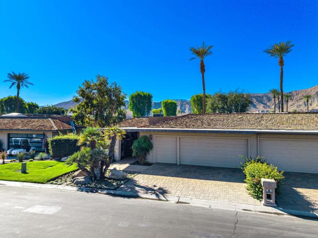 13 Duke Drive, Rancho Mirage CA: https://media.crmls.org/mediaz/a011c3b3-f9cb-4bc4-ab4f-d6006d542727.jpg
