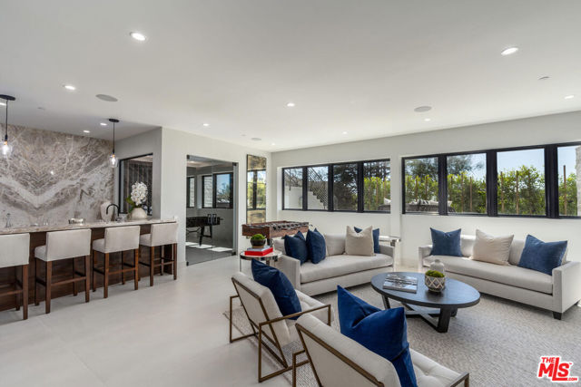 286 Quadro Vecchio Drive, Pacific Palisades CA: https://media.crmls.org/mediaz/a011d67b-6309-423f-9b2f-016f0aff0dd2.jpg