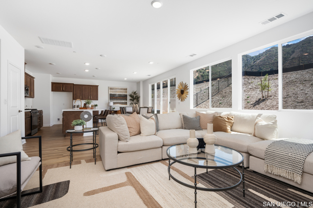 15353 Dawning CT, Lake Elsinore CA: https://media.crmls.org/mediaz/a01205cb-45ef-490e-8896-daa680442d07.jpg