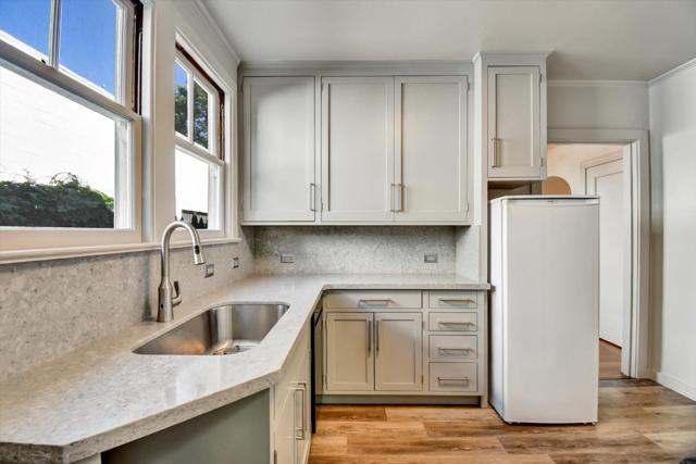 1137 Capuchino Avenue, Burlingame CA: https://media.crmls.org/mediaz/a0123897-e0ad-4c60-a5cc-ada335f40eb8.jpg