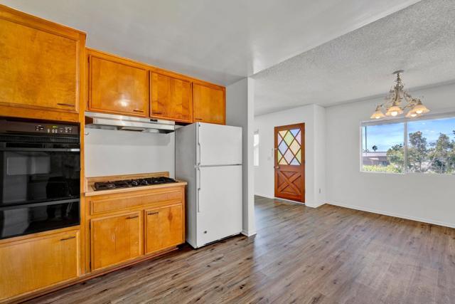 328 30 9th St, Del Mar CA: https://media.crmls.org/mediaz/a0124291-6fd2-420e-b43f-07b9b204ff7f.jpg