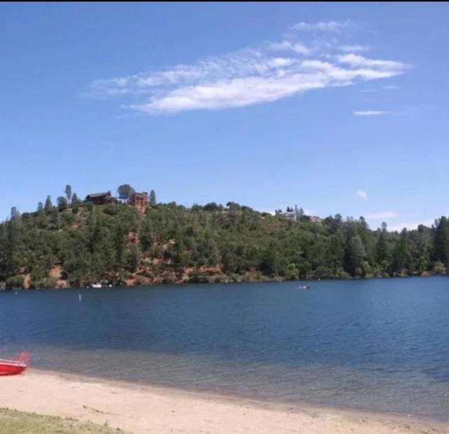 19418 Ferretti Road, Groveland CA: https://media.crmls.org/mediaz/a0128310-3d79-4266-8f98-abc0b8a9d936.jpg