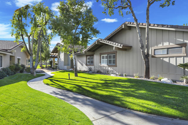 209 Bouquet Canyon Drive, Palm Desert, CA 92211
