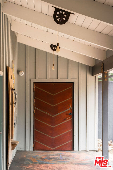 4078 Mandeville Canyon Rd. Road, Los Angeles CA: https://media.crmls.org/mediaz/a0132801-303c-47aa-bb12-e794ef5d500c.jpg