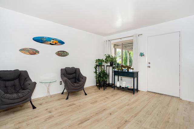 Detail Gallery Image 4 of 25 For 1540 Highridge Dr, Oceanside,  CA 92056 - 2 Beds | 2 Baths