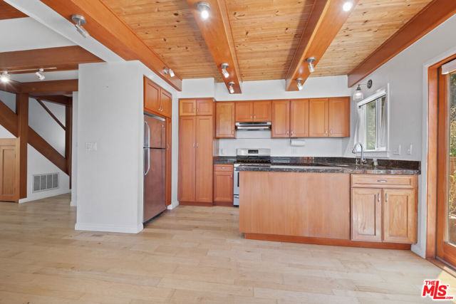 1212 Fernwood Pacific Drive, Topanga CA: https://media.crmls.org/mediaz/a0133e92-04da-4add-a465-e0f353172c0a.jpg