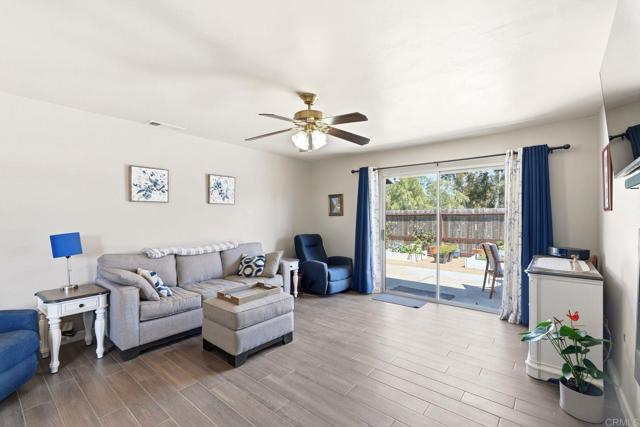Detail Gallery Image 9 of 34 For 1106 Corral, Escondido,  CA 92026 - 2 Beds | 2 Baths