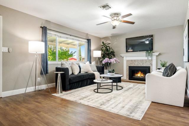 1800 McPeak Court, Tracy CA: https://media.crmls.org/mediaz/a0140fd2-c4c2-4082-a9a6-3e817e88803a.jpg