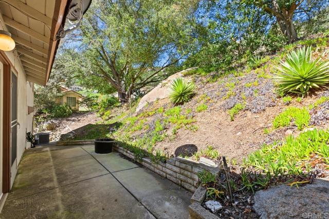 Detail Gallery Image 40 of 59 For 28444 Fallen Tree Ln, Escondido,  CA 92026 - 3 Beds | 2/1 Baths