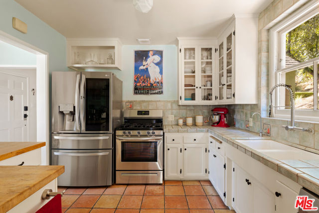 2 Bed Home for Sale in Los Angeles, California