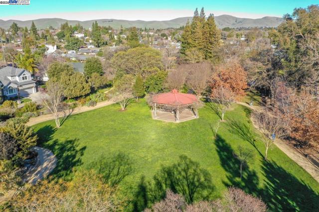 1416 Julia Ln, Concord CA: https://media.crmls.org/mediaz/a0148f05-2948-4c5e-92ba-5365679fac8b.jpg