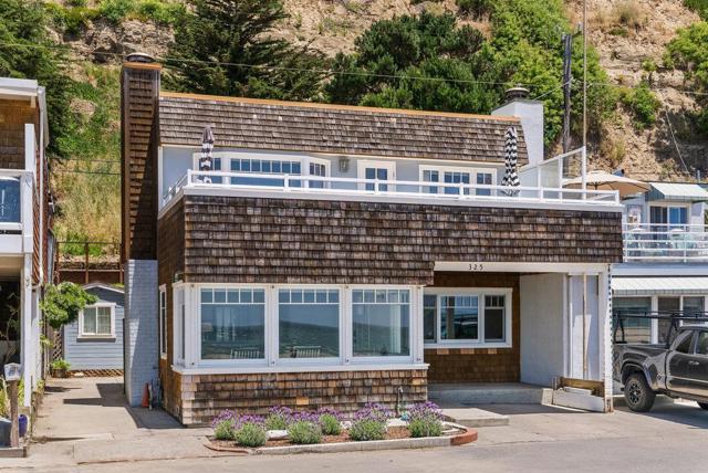 325 Beach Drive, Aptos CA: https://media.crmls.org/mediaz/a014e7d7-f69a-4329-9bab-ff4438af9f40.jpg