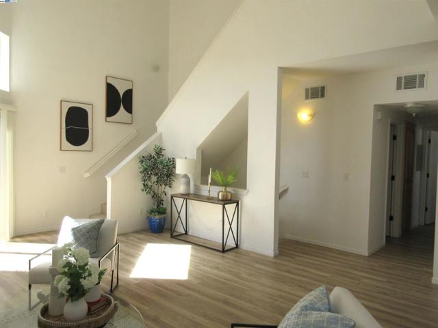 1098 Esparanza Way, San Jose CA: https://media.crmls.org/mediaz/a0151ee6-27f4-44a7-807c-fd4272cd99bd.jpg