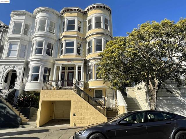 2854 Sacramento St, San Francisco CA: https://media.crmls.org/mediaz/a0153df7-3199-43e2-b4d0-c1b6d8bb75f7.jpg