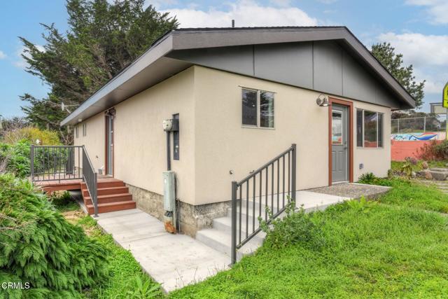 340 Main Street, Point Arena CA: https://media.crmls.org/mediaz/a015a1cf-99c5-4f5e-95db-8bc5ac735151.jpg