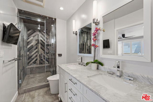2 Bed Home for Sale in Los Angeles, California