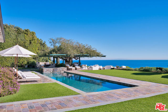 27540 Pacific Coast Highway, Malibu CA: https://media.crmls.org/mediaz/a016ec75-b011-43df-9e01-b1acd02af87d.jpg