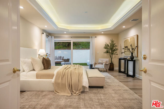 Image 17 of 33 For 16633 Park Lane Circle