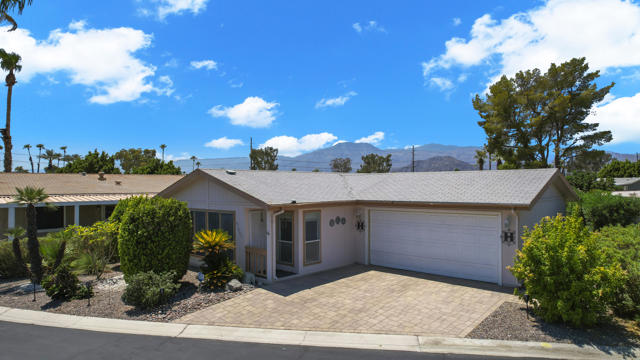 47867 Los Amigos Court, Indio CA: https://media.crmls.org/mediaz/a018ba8b-8f2a-4dd2-ae13-4f024fcf099e.jpg