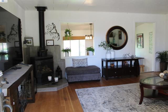 Image 1 of 20 For 536 Williams St