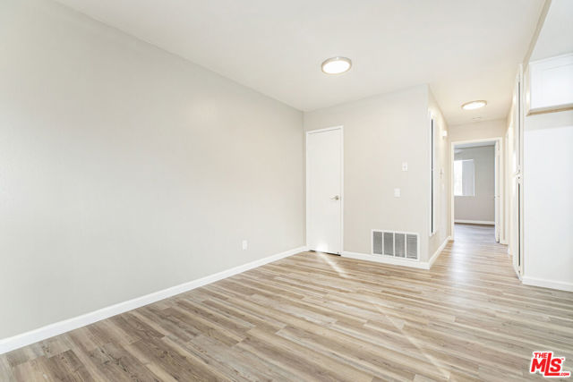 1102 W Calle Del Sol, Azusa CA: https://media.crmls.org/mediaz/a01a106e-c2e3-480f-842b-afef978c10d9.jpg
