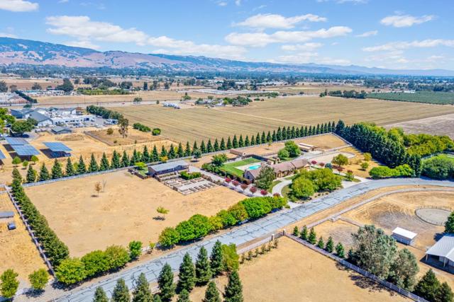 12320 Highland Estates Lane, San Martin CA: https://media.crmls.org/mediaz/a01a9966-7b94-4d58-82a4-cd5cfe01ff7b.jpg