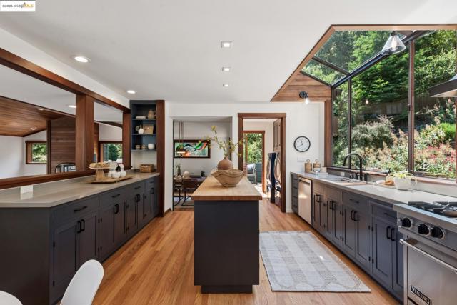 737 Woodhaven Rd, Berkeley CA: https://media.crmls.org/mediaz/a01b0e41-ce30-429d-83ac-c8e1d1a22e9e.jpg