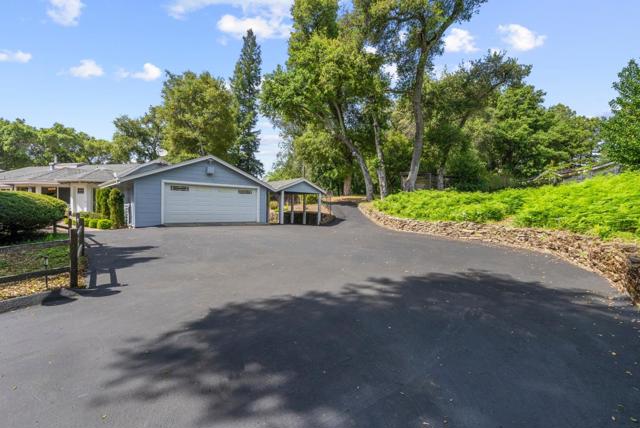 18301 Idylwild Road, Los Gatos CA: https://media.crmls.org/mediaz/a01b2200-9f89-4703-a7e8-3e7c28ded674.jpg