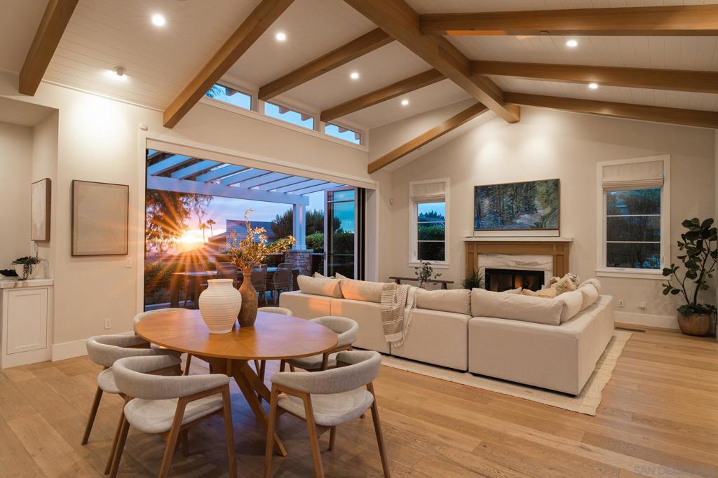 1023 Stratford Ct - photo 2