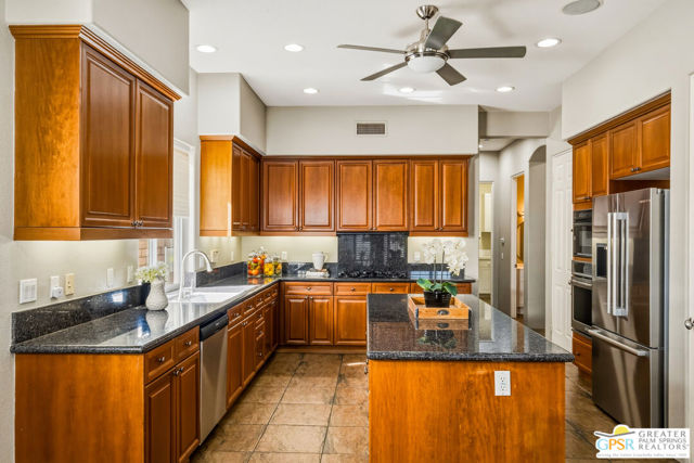 Image 8 of 39 For 2 Brentwood Way