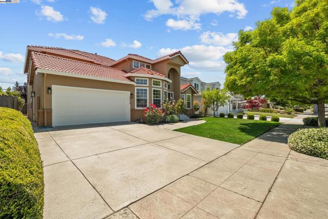 2316 Tulip Rd, San Jose CA: https://media.crmls.org/mediaz/a01ca10e-5653-44b4-bdfc-3553fede68d4.jpg