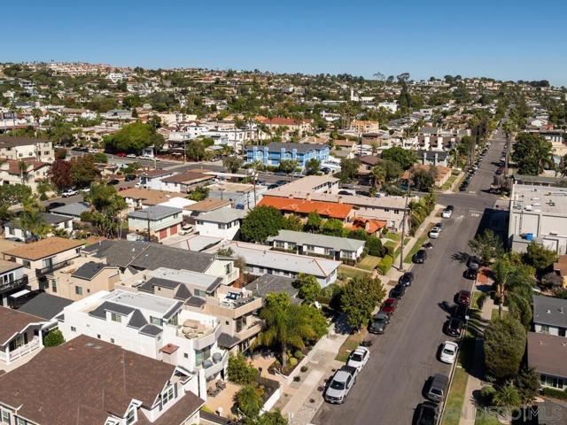 938 Opal St, San Diego CA: https://media.crmls.org/mediaz/a01d9a05-7531-4686-a808-e0525cb262da.jpg