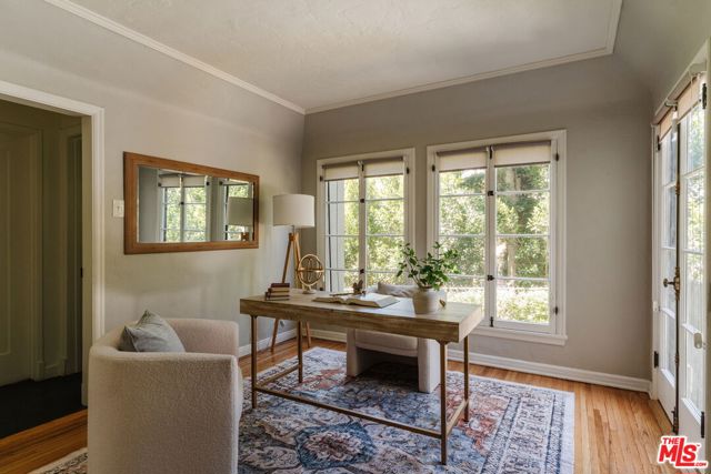463 N Greencraig Road, Los Angeles CA: https://media.crmls.org/mediaz/a01ddf3e-402d-4eb3-9e7e-b6fbd4aef135.jpg